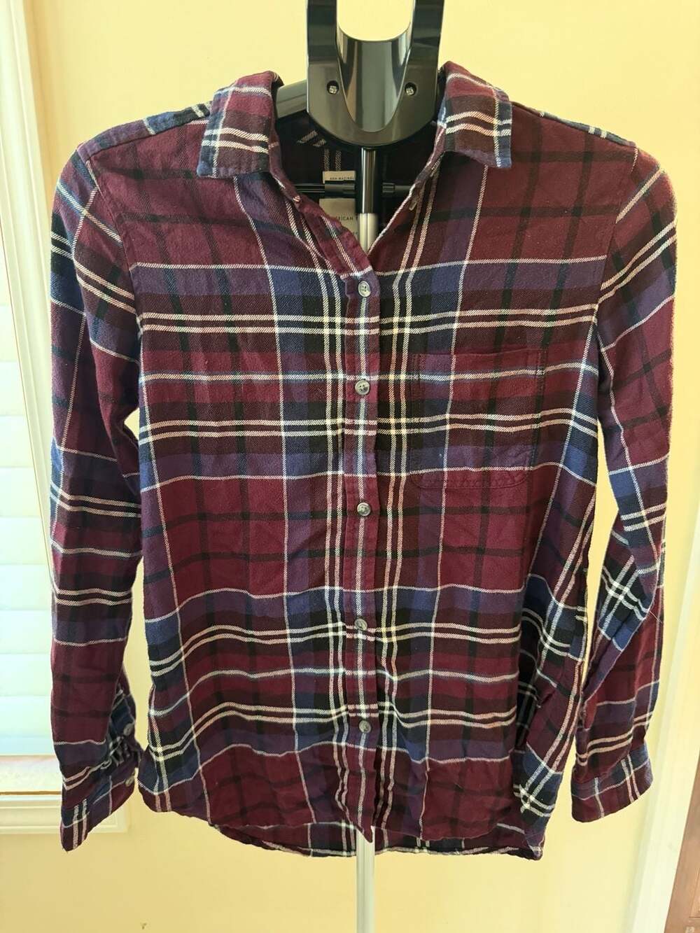 American Eagle Boyfriend Fit Plaid Flannel Button Down Shirt